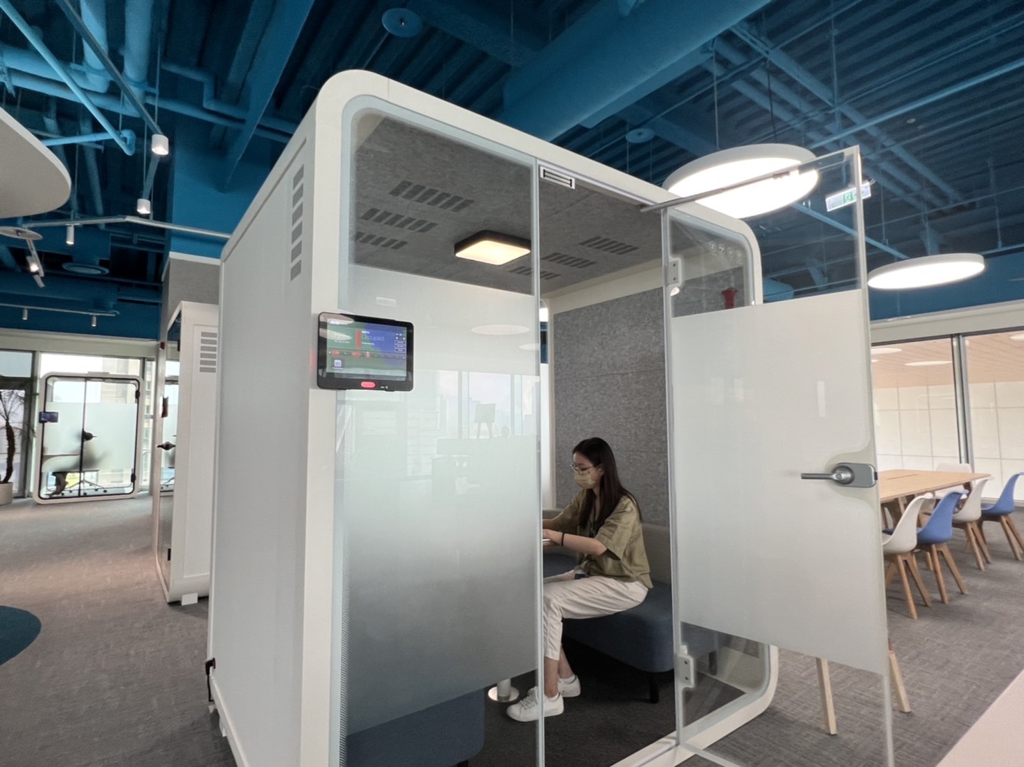 xcsports高雄據點的智慧行動辦公艙，展現xcsports在面板以外的研發應用軟實力